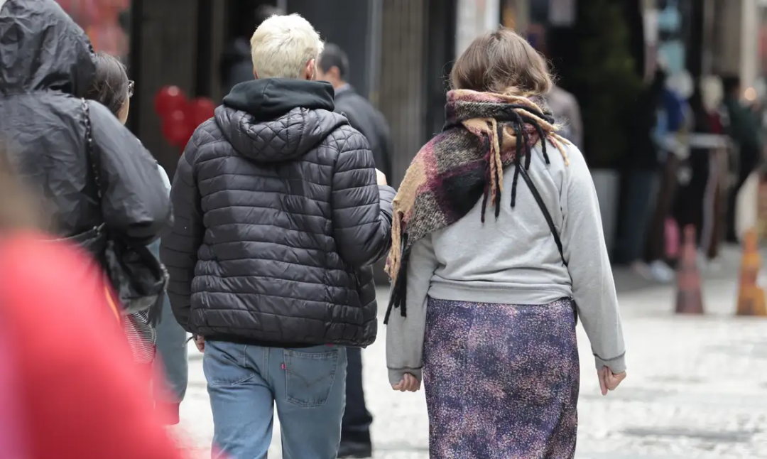 Frente fria chega a Santana de Parnaíba com alerta da Defesa Civil