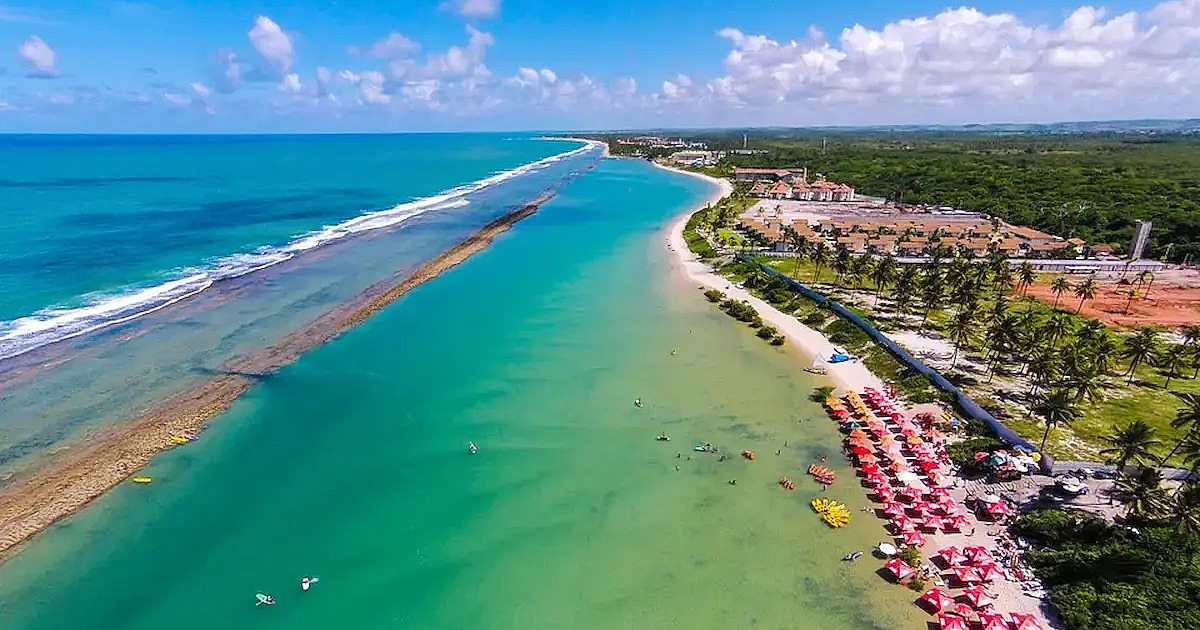 Maior piscina natural da América Latina revela paraíso “escondido” no litoral de Pernambuco