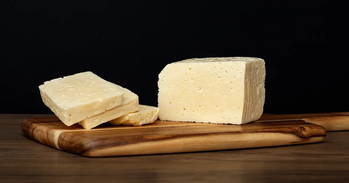 Adeus supermercado: queijo caseiro na hora com vinagre e leite