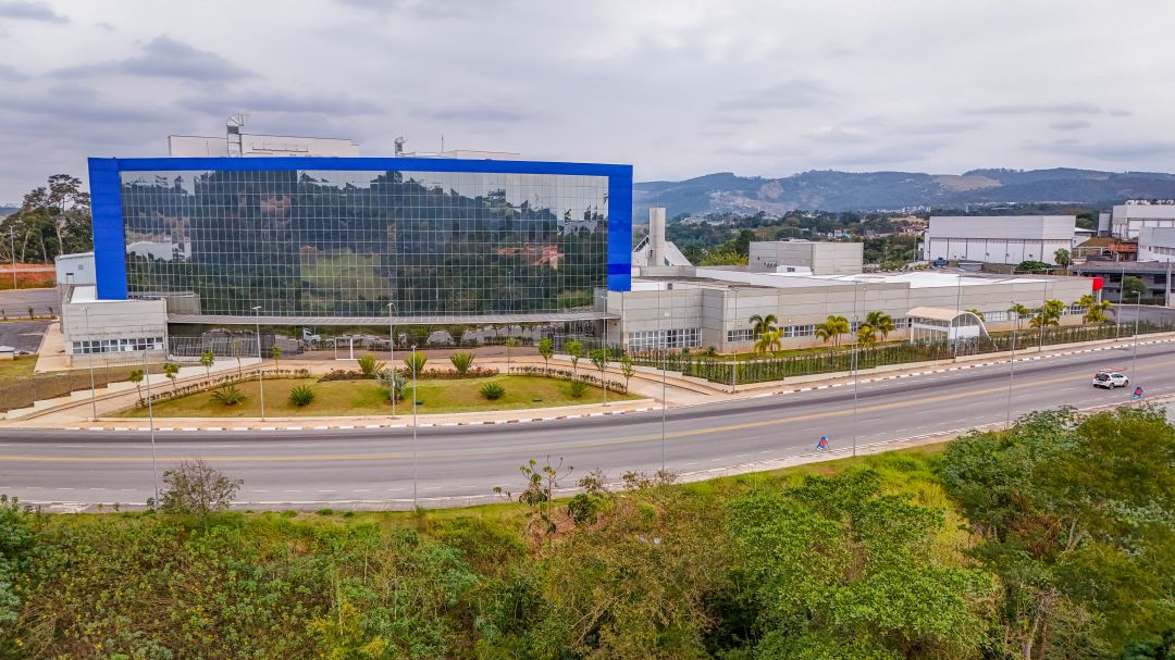 Santana de Parnaíba entrega chaves do novo hospital para organização que administrará unidade