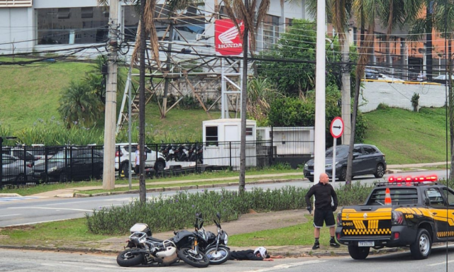 Policial à paisana frustra tentativa de assalto, que termina com criminoso morto e outro ferido em A