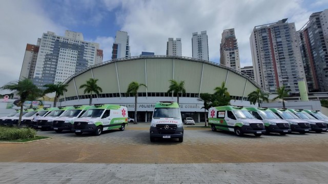 Barueri renova frota da saúde e entrega 25 novas ambulâncias, incluindo três UTIs móveis