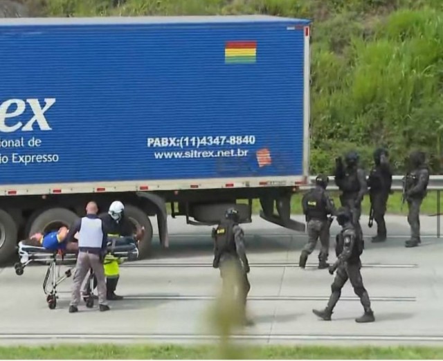 Rodoanel é liberado após quase 5 horas de bloqueio por sequestro de caminhoneiro e ameaça de bomba f
