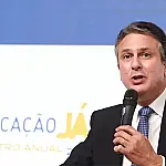 Piso dos Professores 2026: MEC promete aumento real após críticas