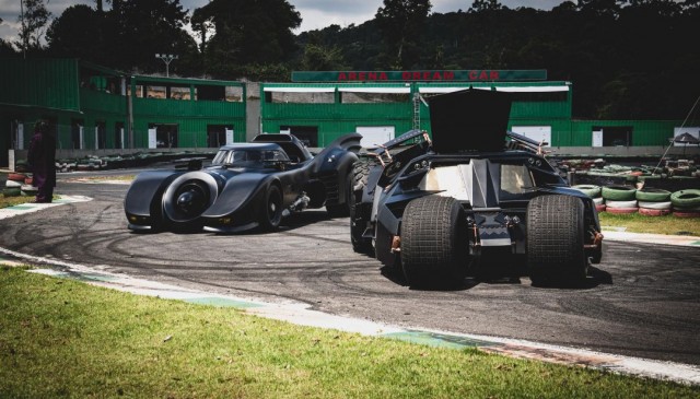 Neymar compra Batmóvel que esteve exposto no Complexo Dream Car de São Roque