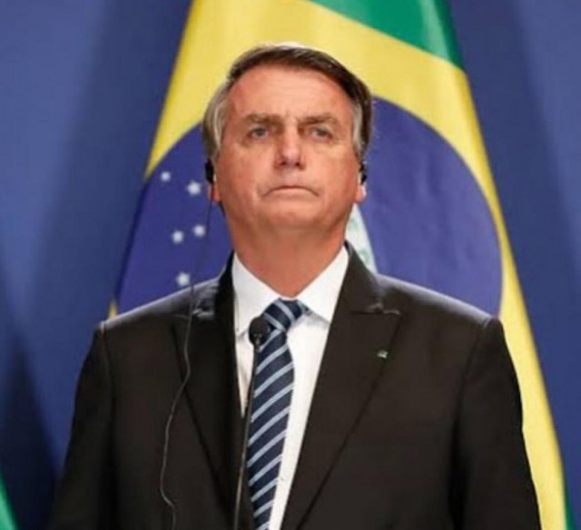 Bolsonaro é preso preventivamente em Brasília pela Polícia Federal por decisão do STF