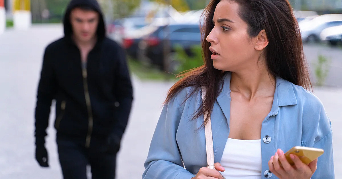 Furtos disparam no litoral de SP no verão e acendem alerta mesmo com queda nos roubos