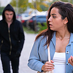 Furtos disparam no litoral de SP no verão e acendem alerta mesmo com queda nos roubos