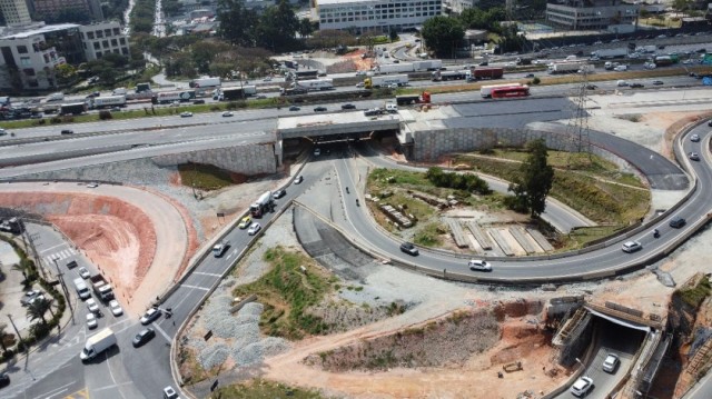 Obra na Castello exigirá interdições na região do Trevo de Alphaville nesta terça (9)