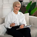 Psicologia revela: 8 qualidades mentais raras de quem cresceu nos anos 60 e 70