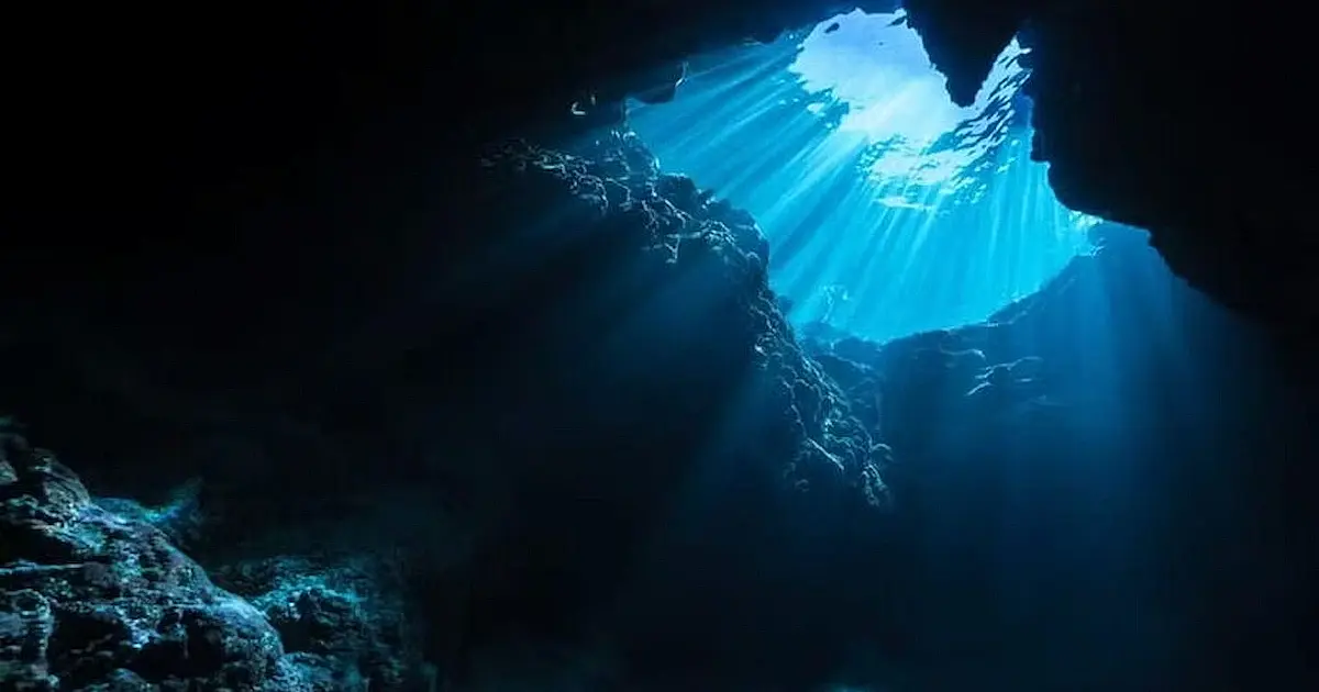 Descoberta sob o Triângulo das Bermudas revela segredo que manteve ilhas “flutuando” por milhões de anos