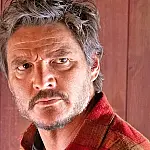 "Foi como conhecer um rei": Pedro Pascal revela saudade eterna de Pedro Almodóvar