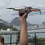 Vídeos de drones impulsionam turismo nas favelas do Rio