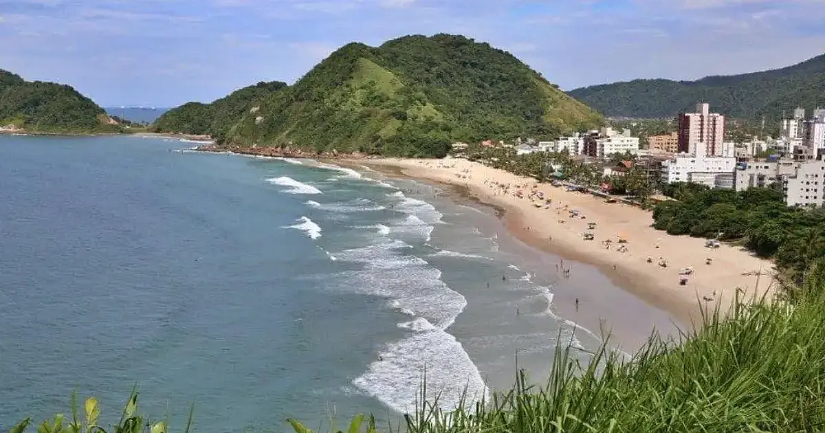 Praia do Tombo é a única do litoral paulista com selo Bandeira Azul por 16 anos seguidos