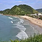 Praia do Tombo é a única do litoral paulista com selo Bandeira Azul por 16 anos seguidos