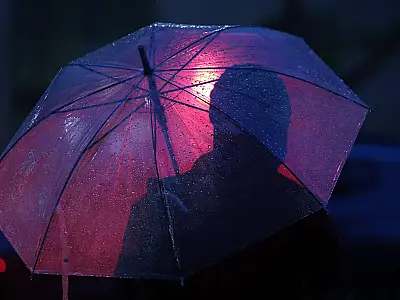 A Defesa Civil de São Paulo colocou 30 municípios em estado de atenção devido ao risco de deslizamento de terra após chuvas acima de 70 mm.