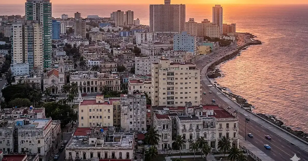 Bloqueio dos EUA leva sistema de saúde de Cuba à beira do colapso e agrava crise humanitária na ilha