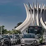Novas regras nacionais para tirar a CNH em 2026: fim da baliza eliminatória, pontuação única e curso teórico gratuito mudam tudo na prova prática