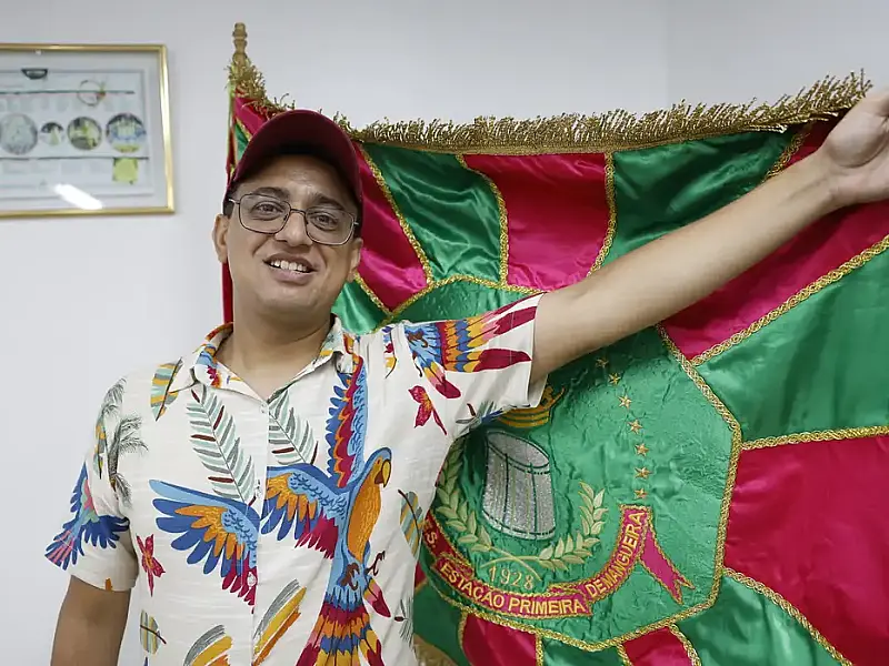 Mangueira agita carnaval 2026 com enredo sobre Amazônia Negra e Mestre Sacaca do Amapá: veja detalhes do desfile histórico na Sapucaí