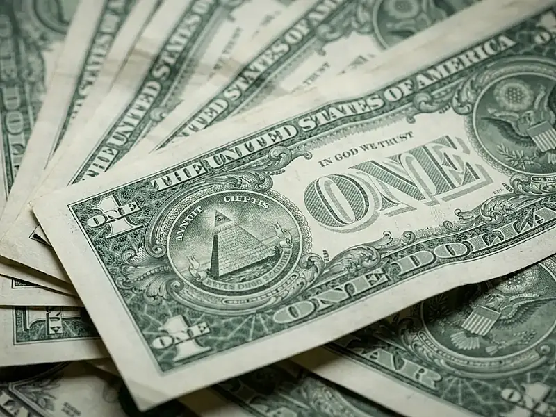 Bolsa brasileira renova recorde histórico e dólar recua a R$ 5,17 após decisão da Suprema Corte dos EUA sobre tarifaço