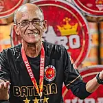 Viradouro agita Sapucaí em 2026 com enredo 'Pra Cima, Ciça!' em homenagem a Mestre Ciça