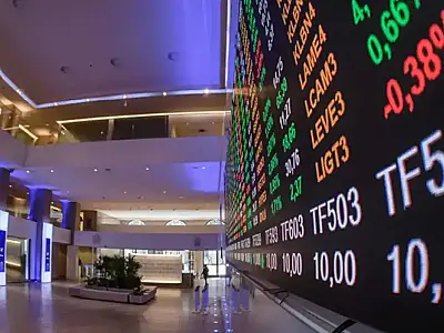 Bancos como BTG e Itaú puxaram perdas; dólar ficou estável em R$ 5,25.