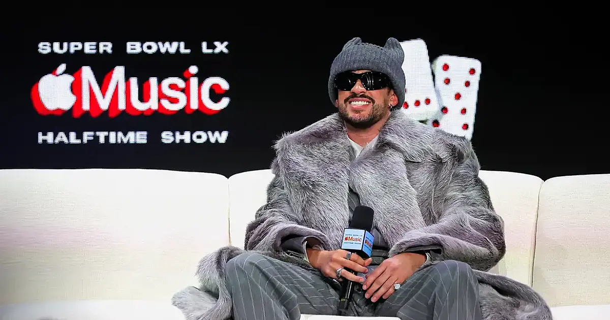 Super Bowl LX vira palco de celebração multicultural com Bad Bunny e crítica à política anti-imigração nos EUA