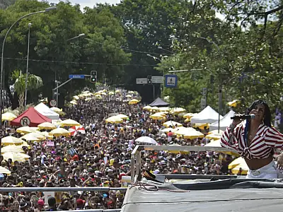Agrada Gregos com Gloria Groove anima megablocos de carnaval em São Paulo neste sábado 14