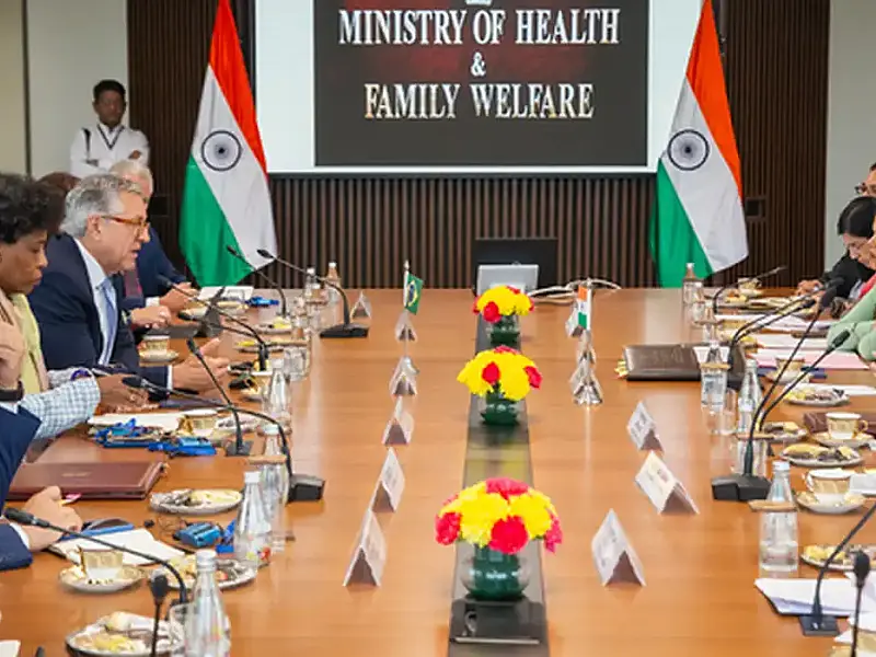 Governo brasileiro avança em negociações com Índia para produção nacional de vacinas e medicamentos oncológicos