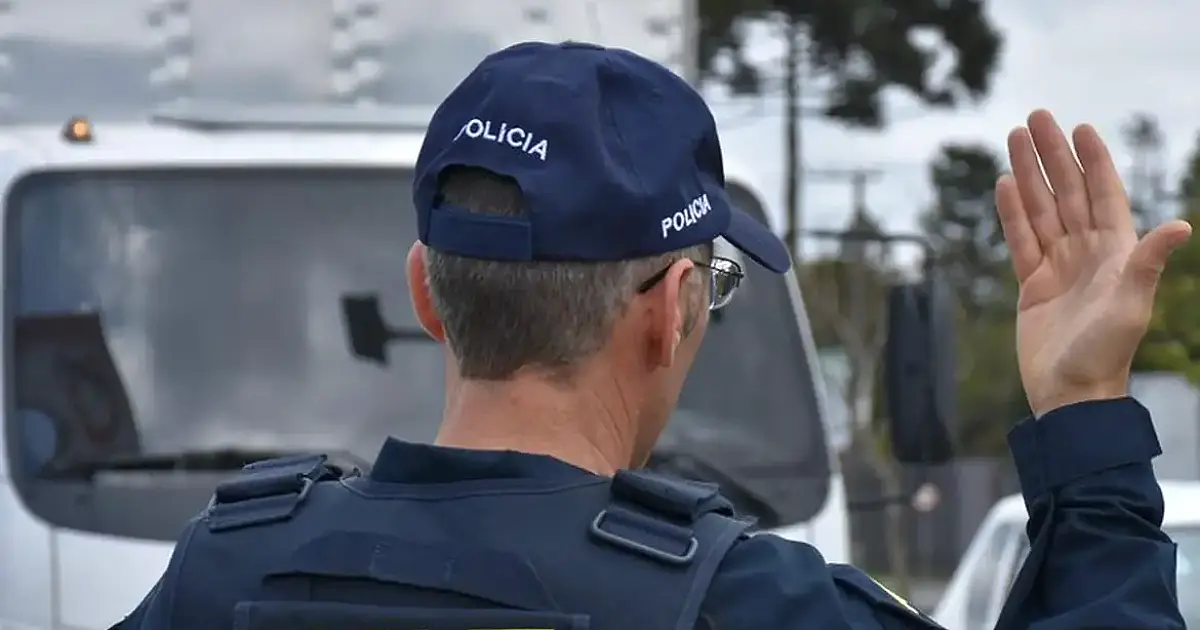 Acidente entre van e caminhão na BR-020 em Planaltina deixa cinco mortos e expõe riscos de vans irregulares