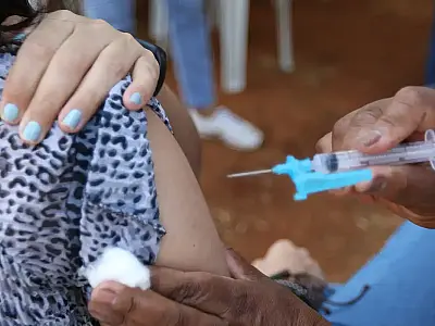 Cobertura vacinal contra HPV chega a 95,81% em 2025 e reforça proteção contra cânceres e verrugas genitais