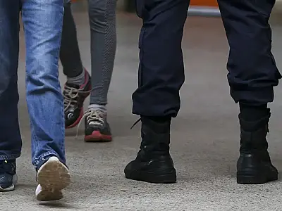 Justiça suspende regras de escolas cívico-militares em SP por violação à legalidade e discriminação