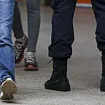 Justiça suspende regras de escolas cívico-militares em SP por violação à legalidade e discriminação