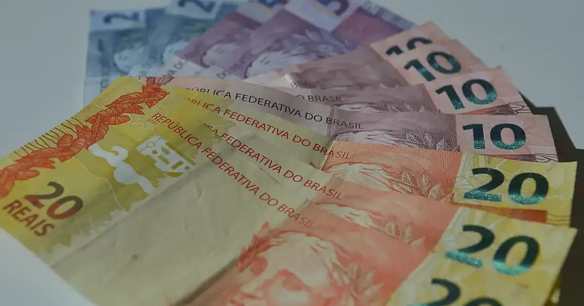 Renda domiciliar per capita do Brasil chega a R$ 2.316 em 2025, mostra IBGE, e amplia diferença entre estados