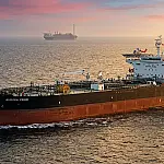 Irã anuncia fechamento do Estreito de Ormuz após ataques de EUA e Israel e eleva risco global do petróleo